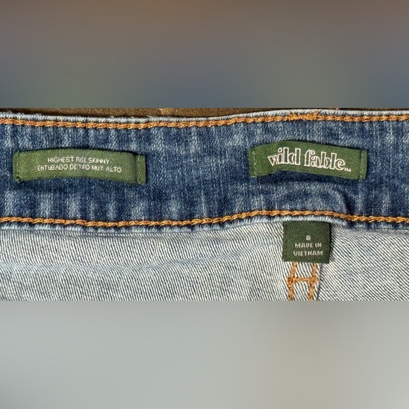 Wild Fable Highest Rise Skinny Distressed Jeans Size 8  EUC - Picture 2 of 4